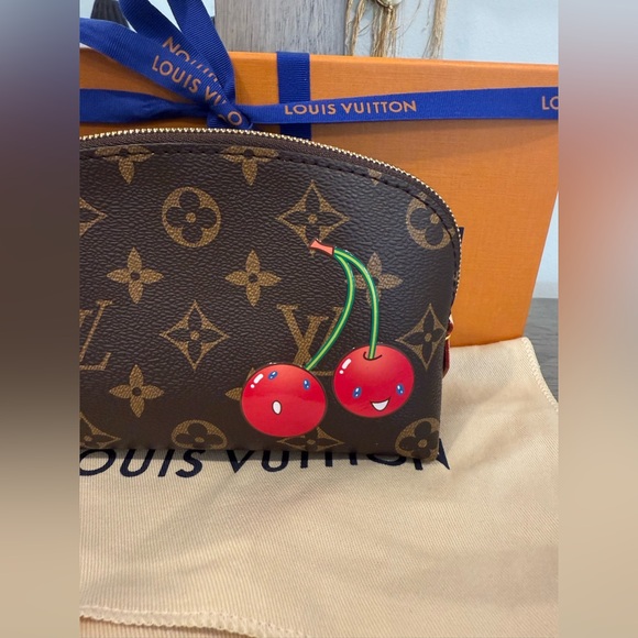 ***SOLD*** Louis Vuitton x Murakami 2025 Cherry Cerises Cosmetic Bag- NIB - Picture 3 of 6
